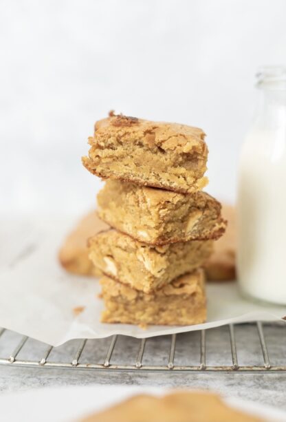 Flour & Dough Blondie Mix: Fudgy White Chocolate - Image 5
