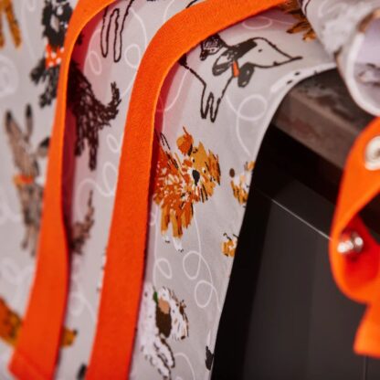 Ulster Weavers Biodegradable Oil Cloth Apron, Dog Days - Image 2