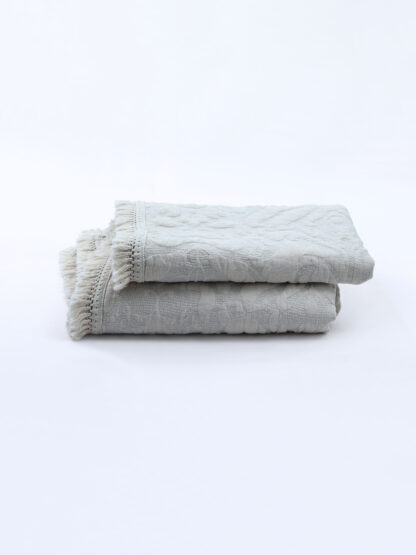 Mayen Throw, Natural