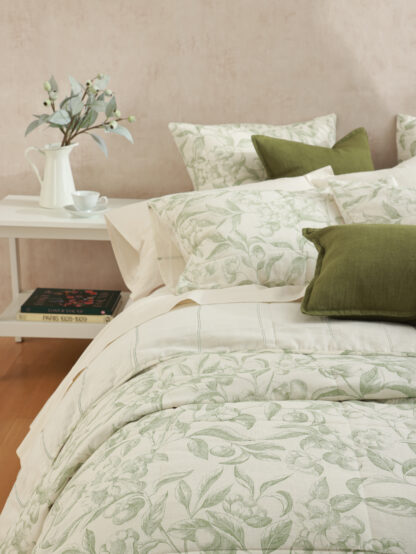 Verdun Bedspread Set - Image 3
