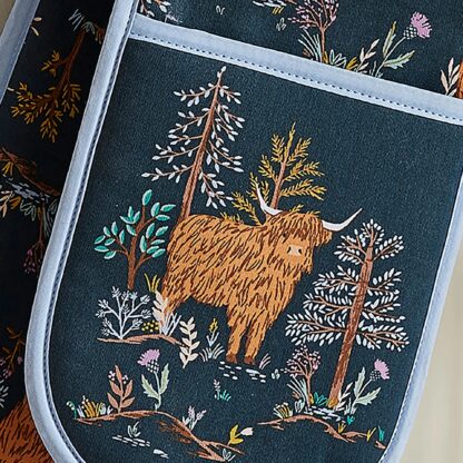 Ulster Weavers Double Oven Glove, Connie the Cow - Image 4