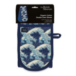 Museums & Galleries Organic Cotton Oven Gloves, Great Wave
