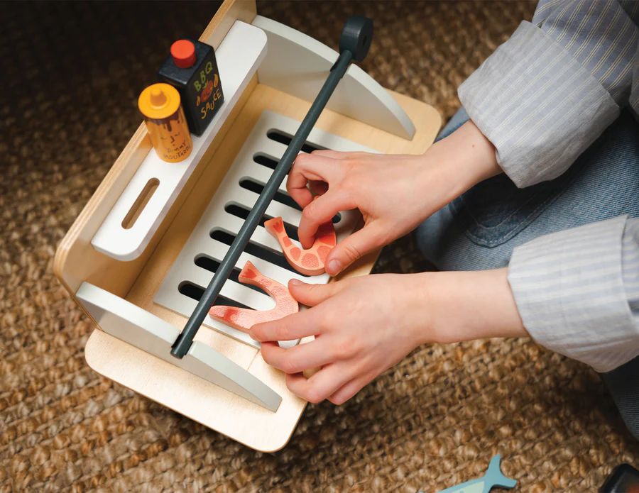 Tender Leaf Toys: Barbeque Play Set - Image 4