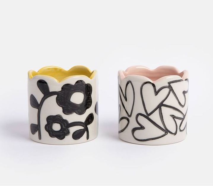 Caroline Gardner Egg Cup Holders, Flower Hearts, Set of 2 - Image 3