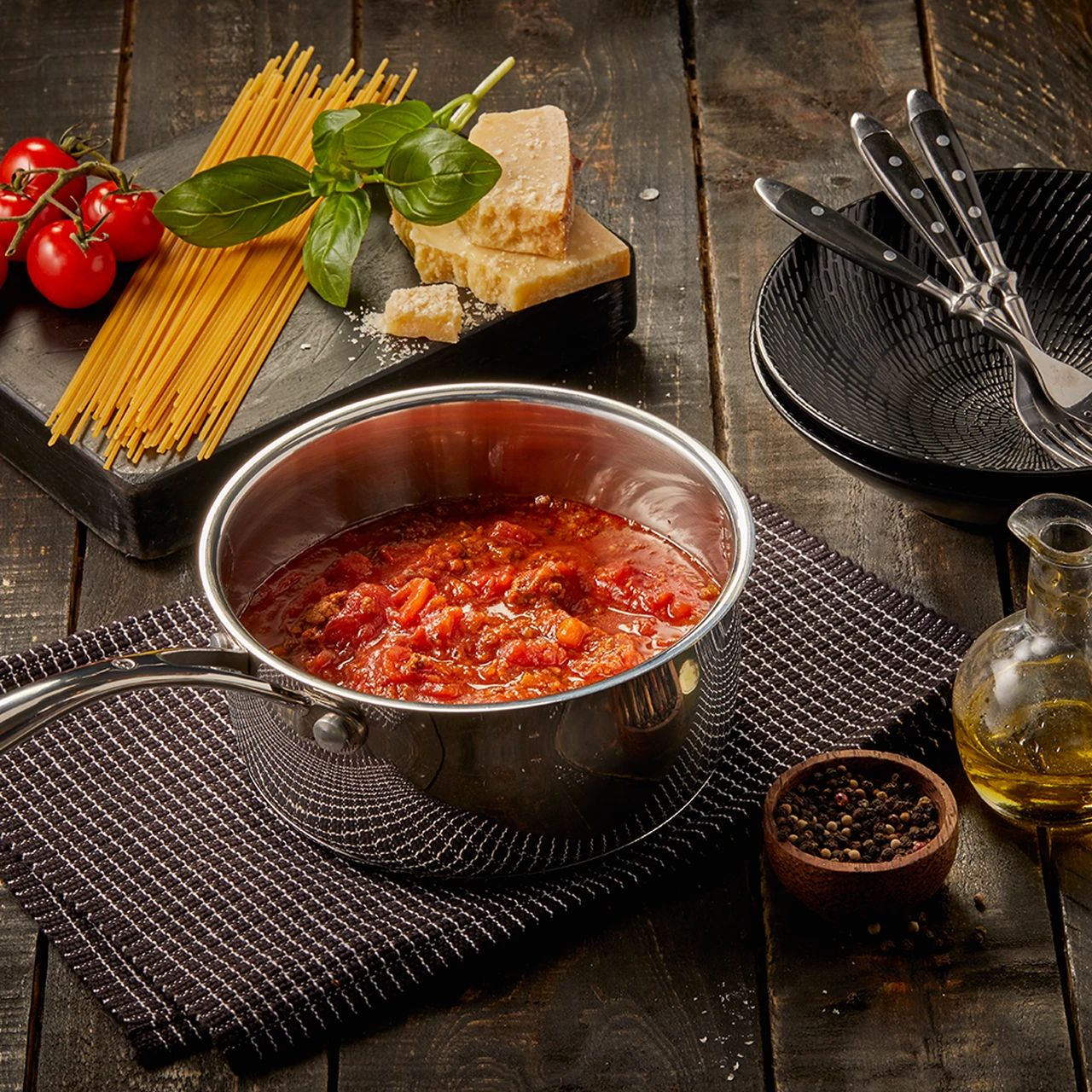 Swiss Diamond Premium Steel 3 Piece Saucepan Set - Image 7