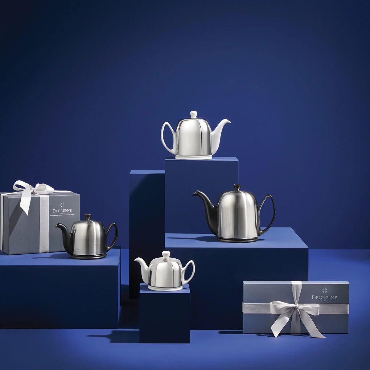 Guy Degrenne Salam Classique White Mirror Cloche Teapot, 8 Cups - Image 4